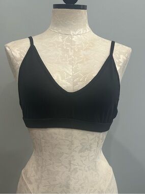 POL Black Triangle Bra with Adjustable Spaghetti Straps. Size Medium